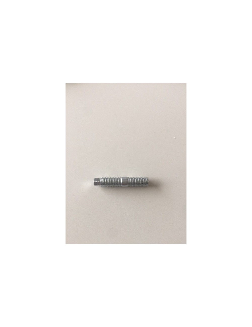 Goujon de moyeu M8x42mm Goujon de moyeu M8x42mm