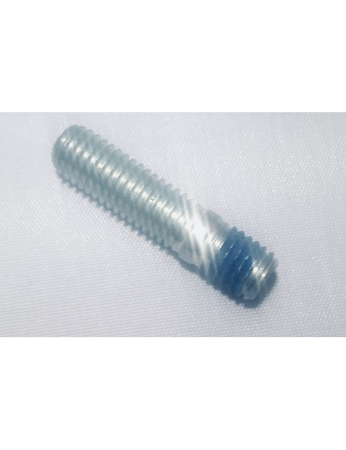 Goujon de moyeu M8x22mm