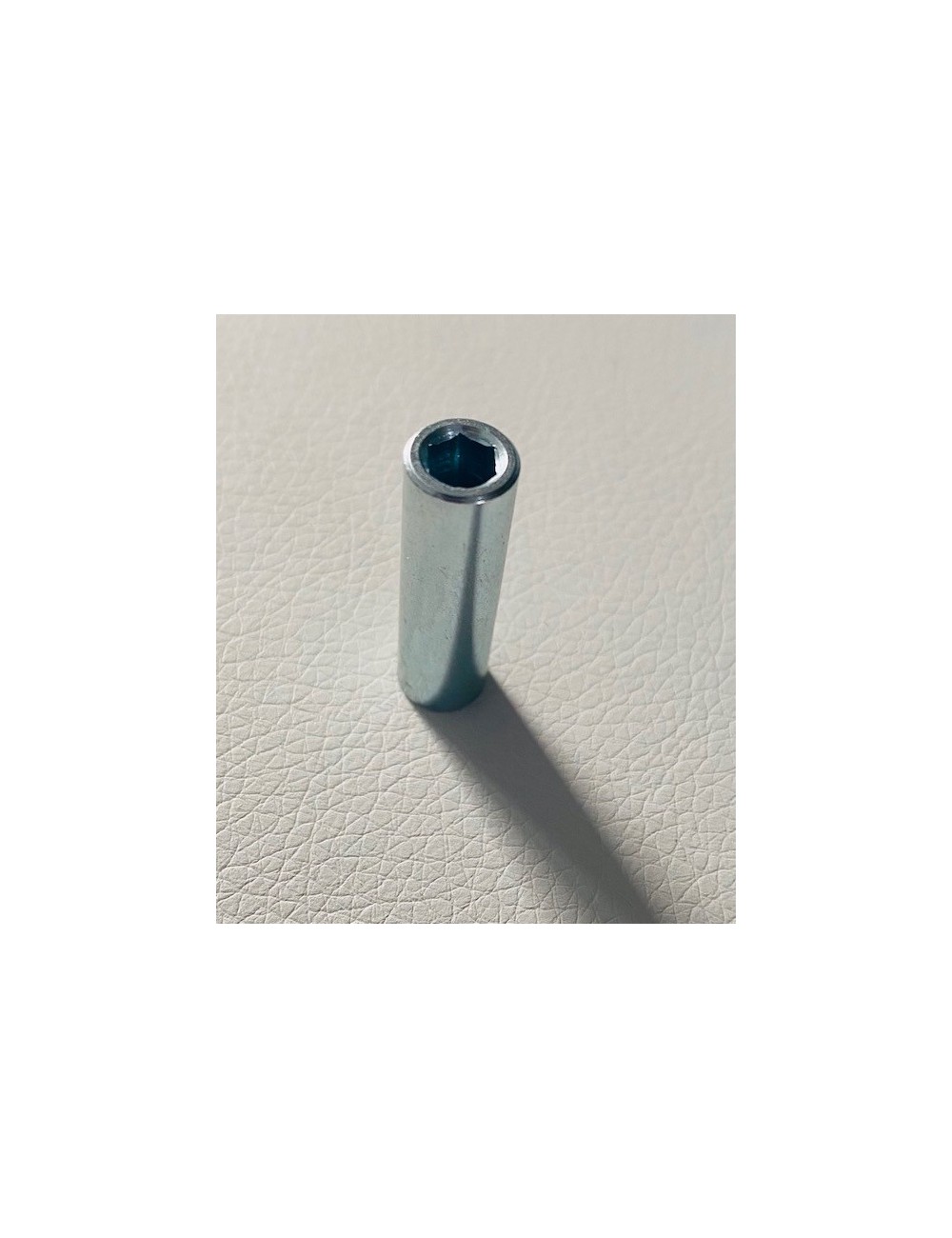 R21 X30 Écrou colonnette carburateur M6 R21 X30 Écrou colonnette carburateur M6